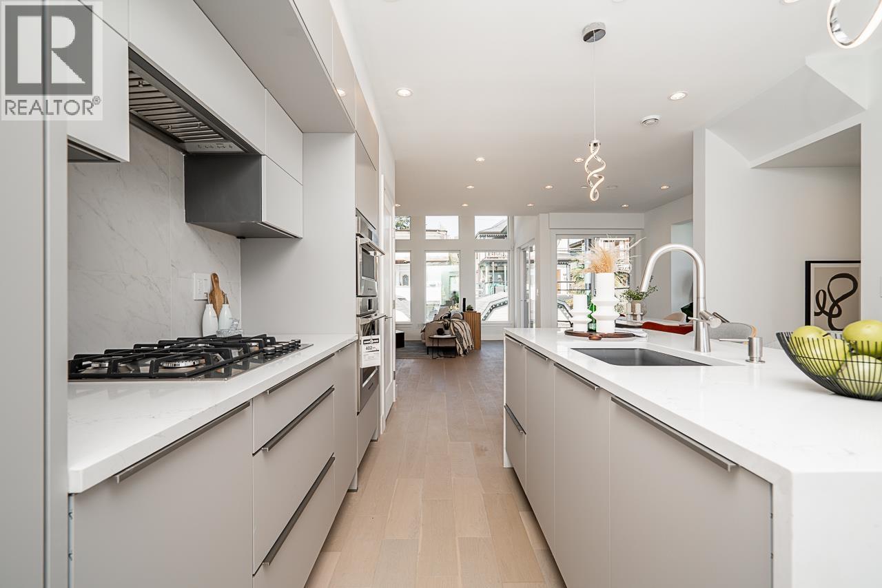 2 434 E 1st Street, North Vancouver, British Columbia  V7L 1B7 - Photo 8 - R3068566