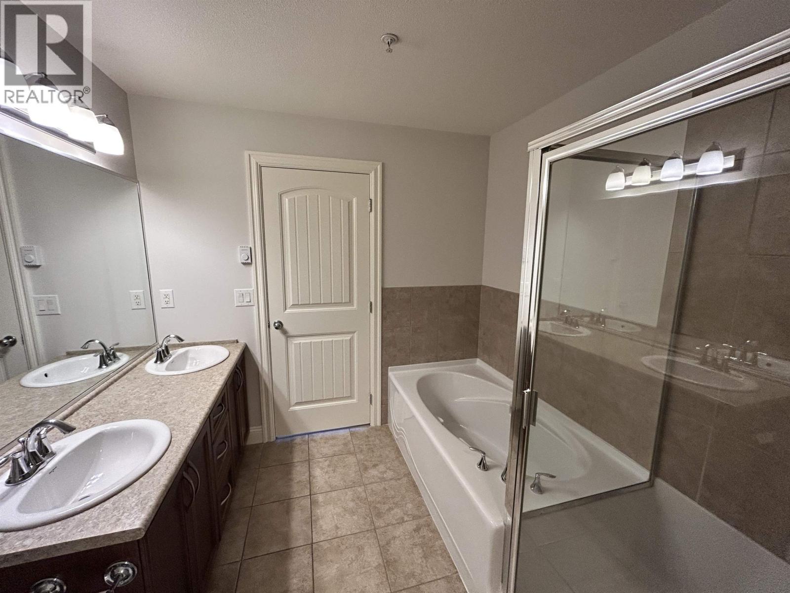 215 22150 Dewdney Trunk Road, Maple Ridge, British Columbia V2X 3H6 - Photo 14 - R3068589