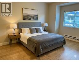 215 22150 DEWDNEY TRUNK ROAD, Maple Ridge, British Columbia