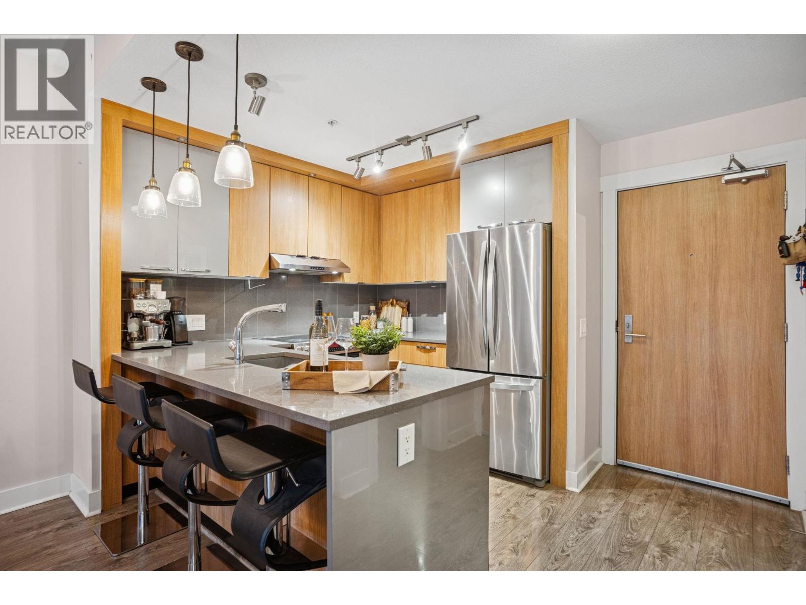 303 733 W 14 Street, North Vancouver, British Columbia  V7M 0C6 - Photo 11 - R3068593