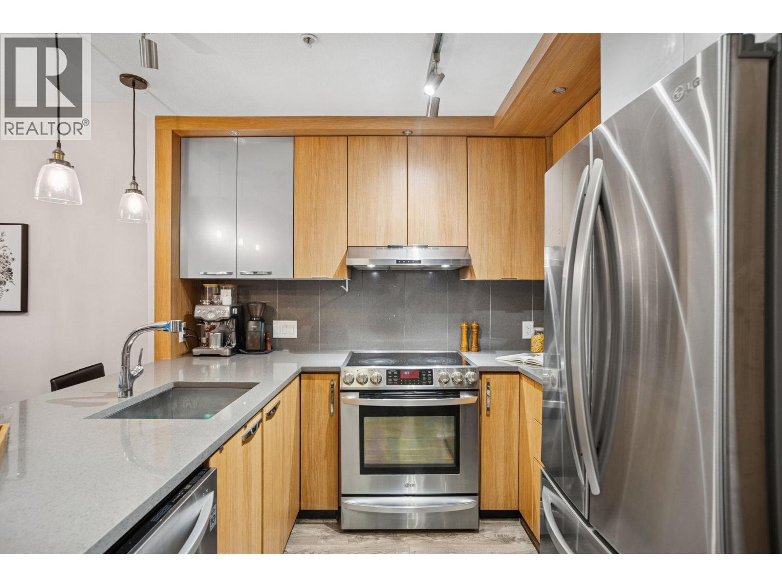 303 733 W 14 Street, North Vancouver, British Columbia  V7M 0C6 - Photo 13 - R3068593