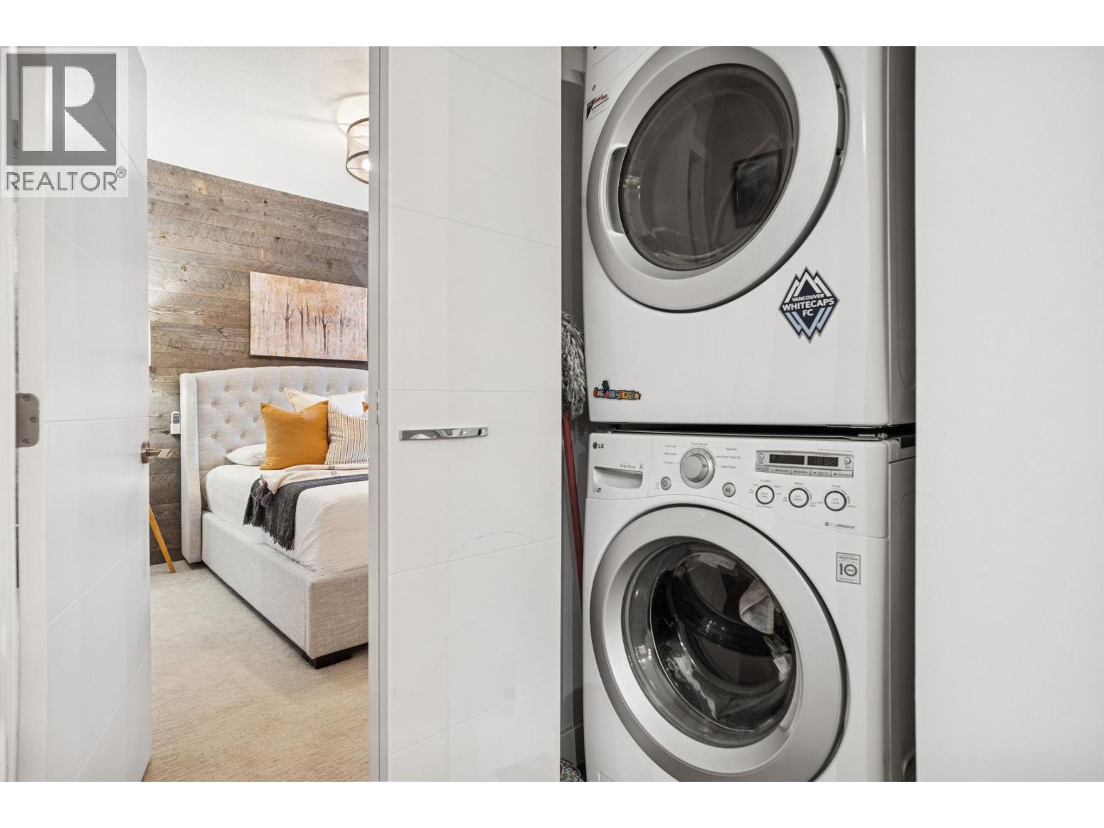 303 733 W 14 Street, North Vancouver, British Columbia  V7M 0C6 - Photo 21 - R3068593