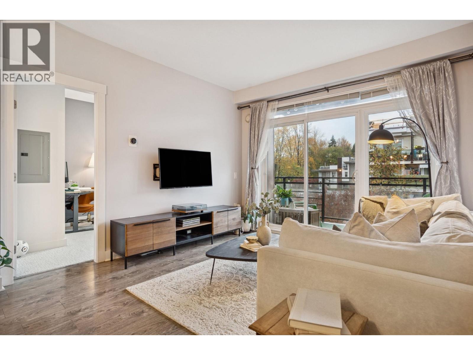 303 733 W 14 Street, North Vancouver, British Columbia  V7M 0C6 - Photo 6 - R3068593