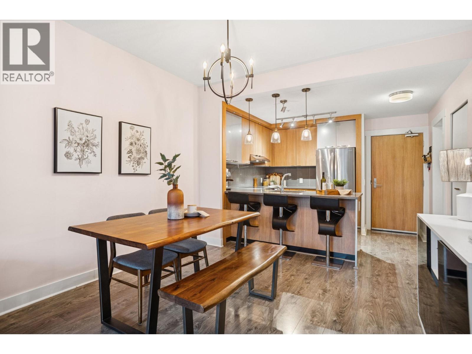 303 733 W 14 Street, North Vancouver, British Columbia  V7M 0C6 - Photo 9 - R3068593