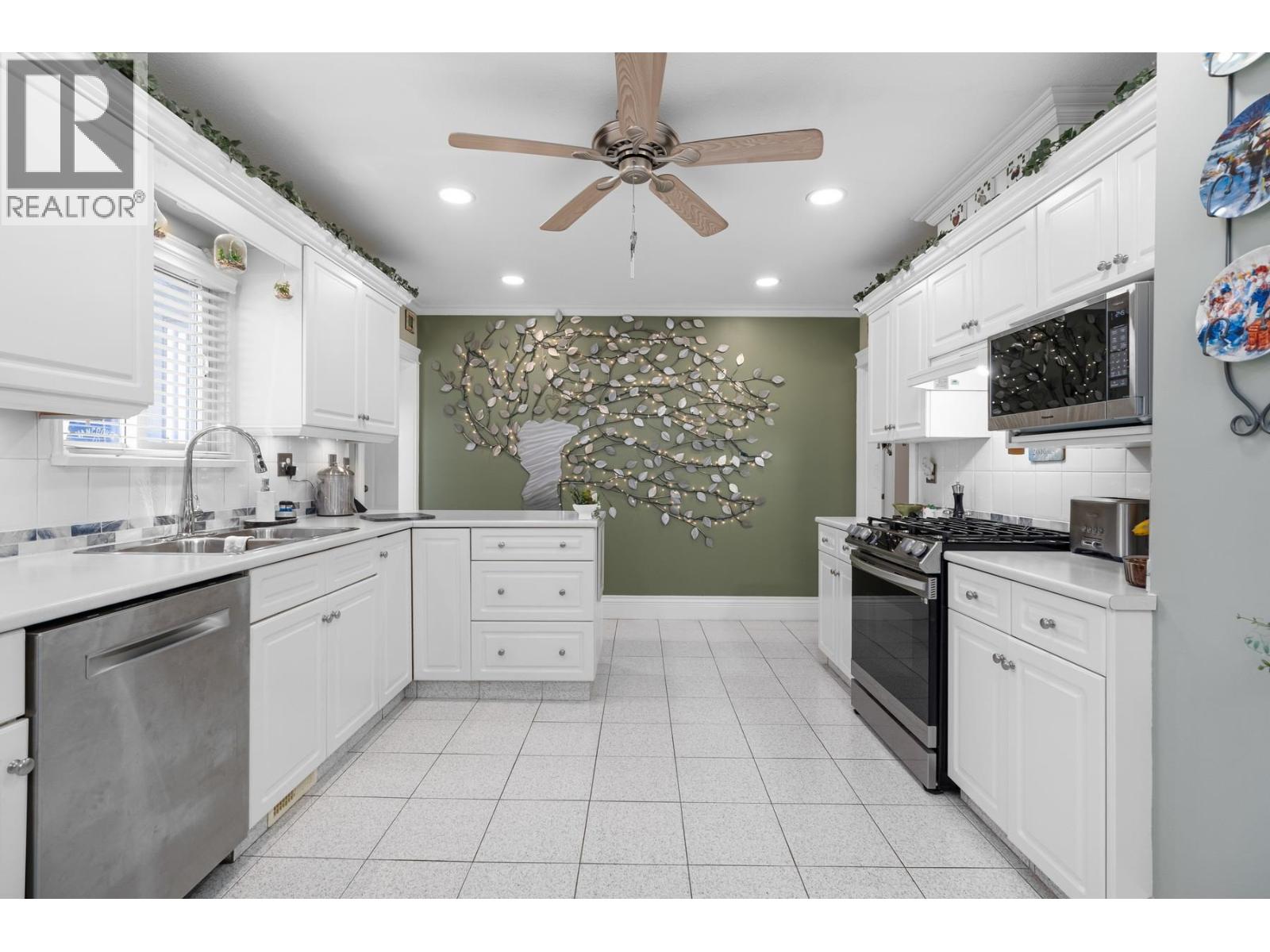 5516 Clarendon Street, Vancouver, British Columbia V5R 3J9 - Photo 11 - R3068556