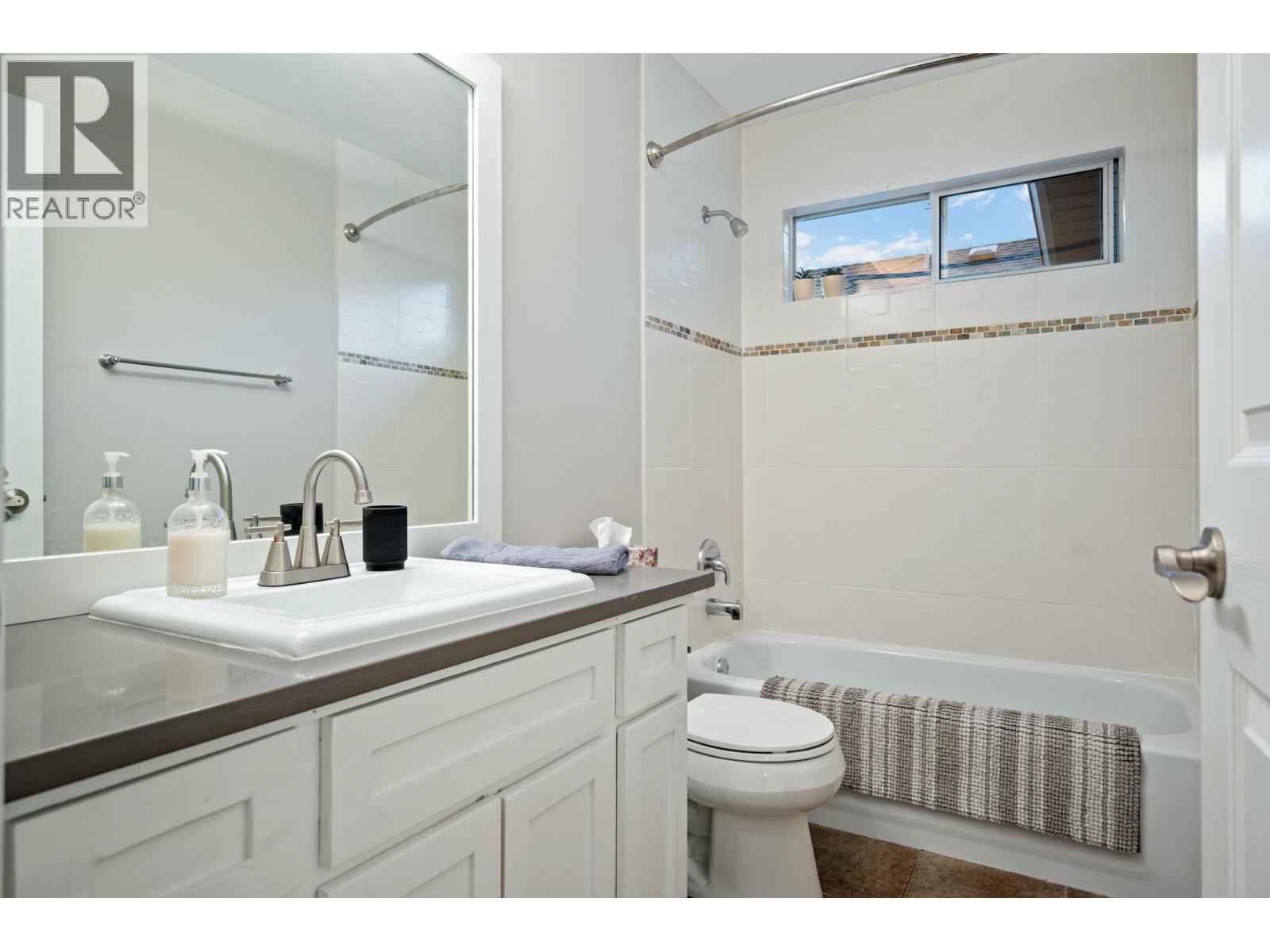 1563 Wintergreen Place, Coquitlam, British Columbia  V3E 2V5 - Photo 24 - R3068594