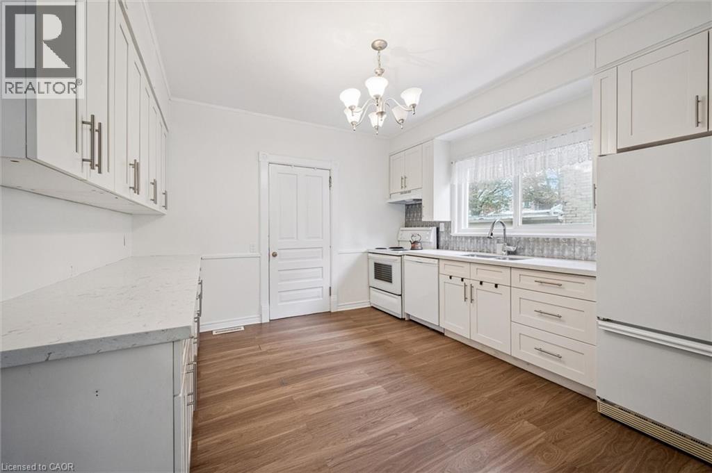 47 Krug Street, Kitchener, Ontario  N2H 2X5 - Photo 9 - 40787218