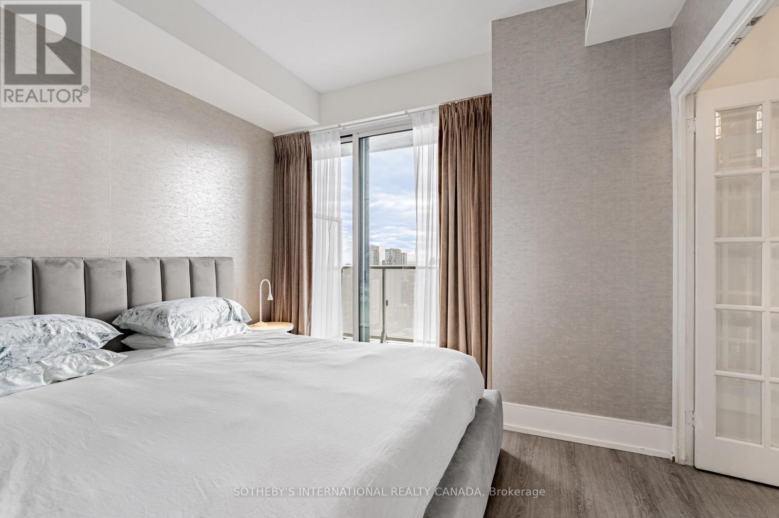 4511 - 7 Grenville Street, Toronto, Ontario  M4Y 0E9 - Photo 18 - C12557138