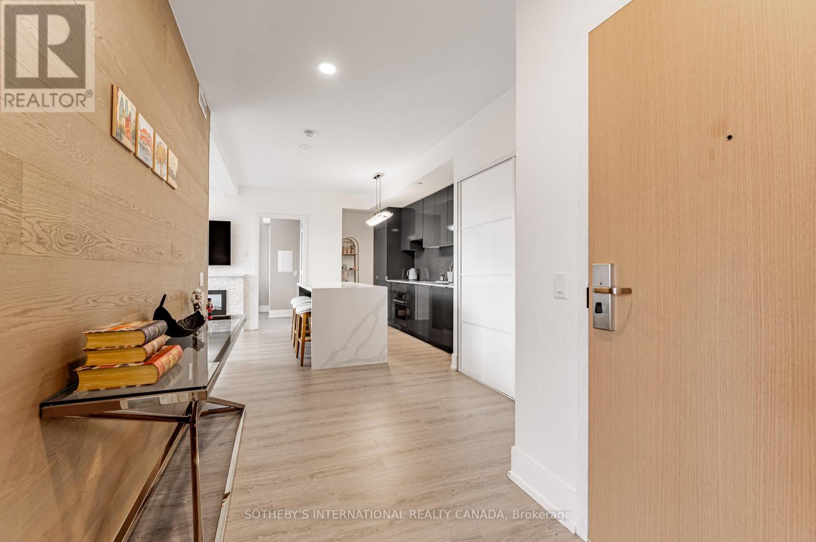 4511 - 7 Grenville Street, Toronto, Ontario  M4Y 0E9 - Photo 2 - C12557138