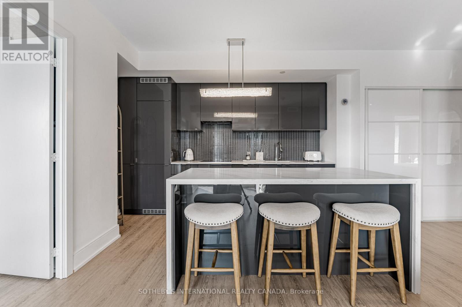 4511 - 7 Grenville Street, Toronto, Ontario  M4Y 0E9 - Photo 4 - C12557138