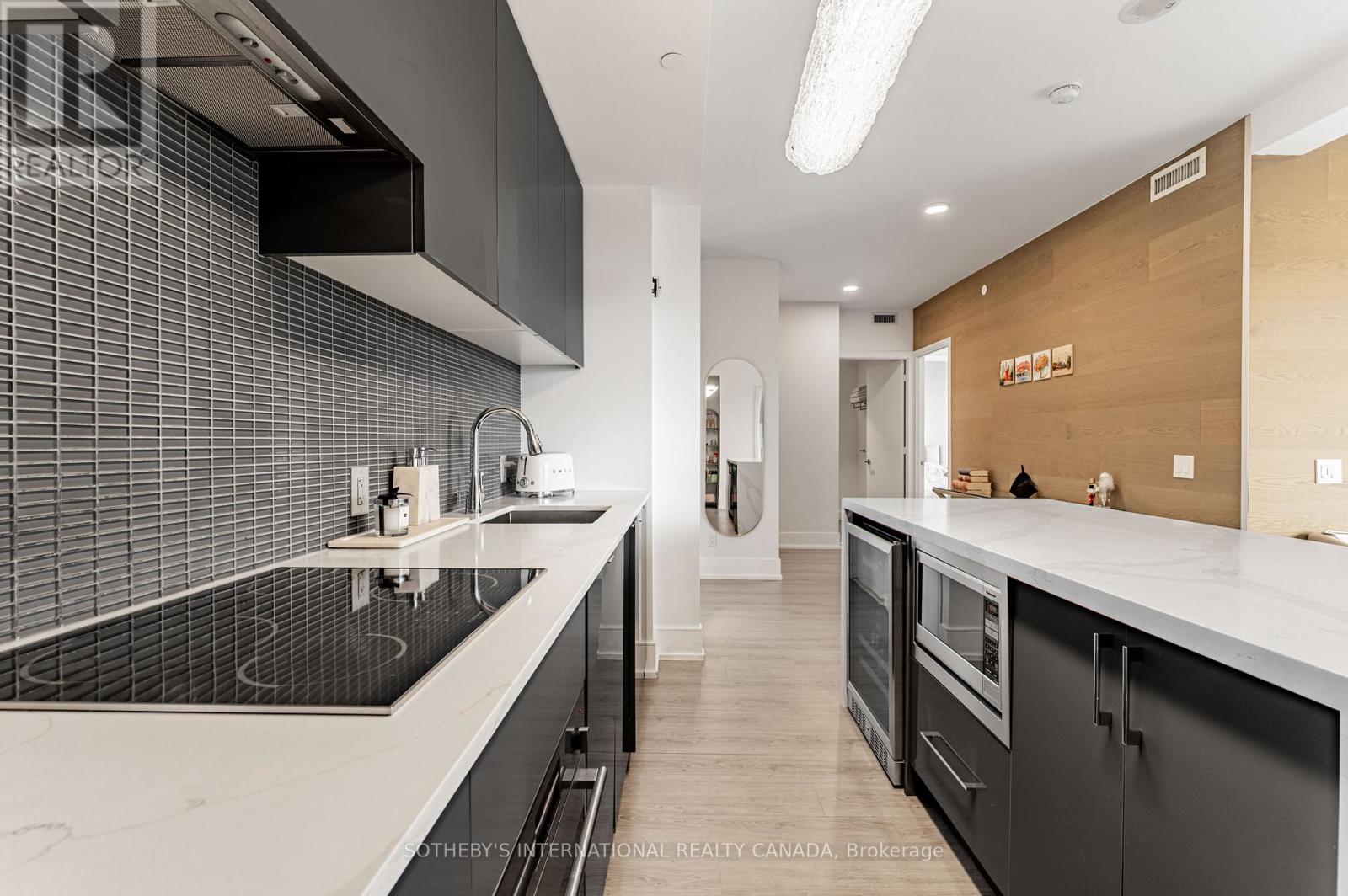 4511 - 7 Grenville Street, Toronto, Ontario  M4Y 0E9 - Photo 6 - C12557138