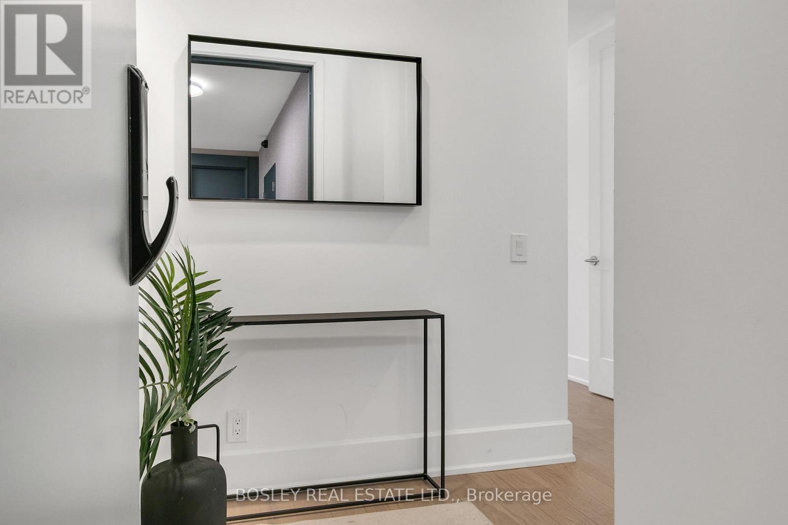 504 - 800 Broadview Avenue, Toronto, Ontario  M4K 2P7 - Photo 2 - E12557126