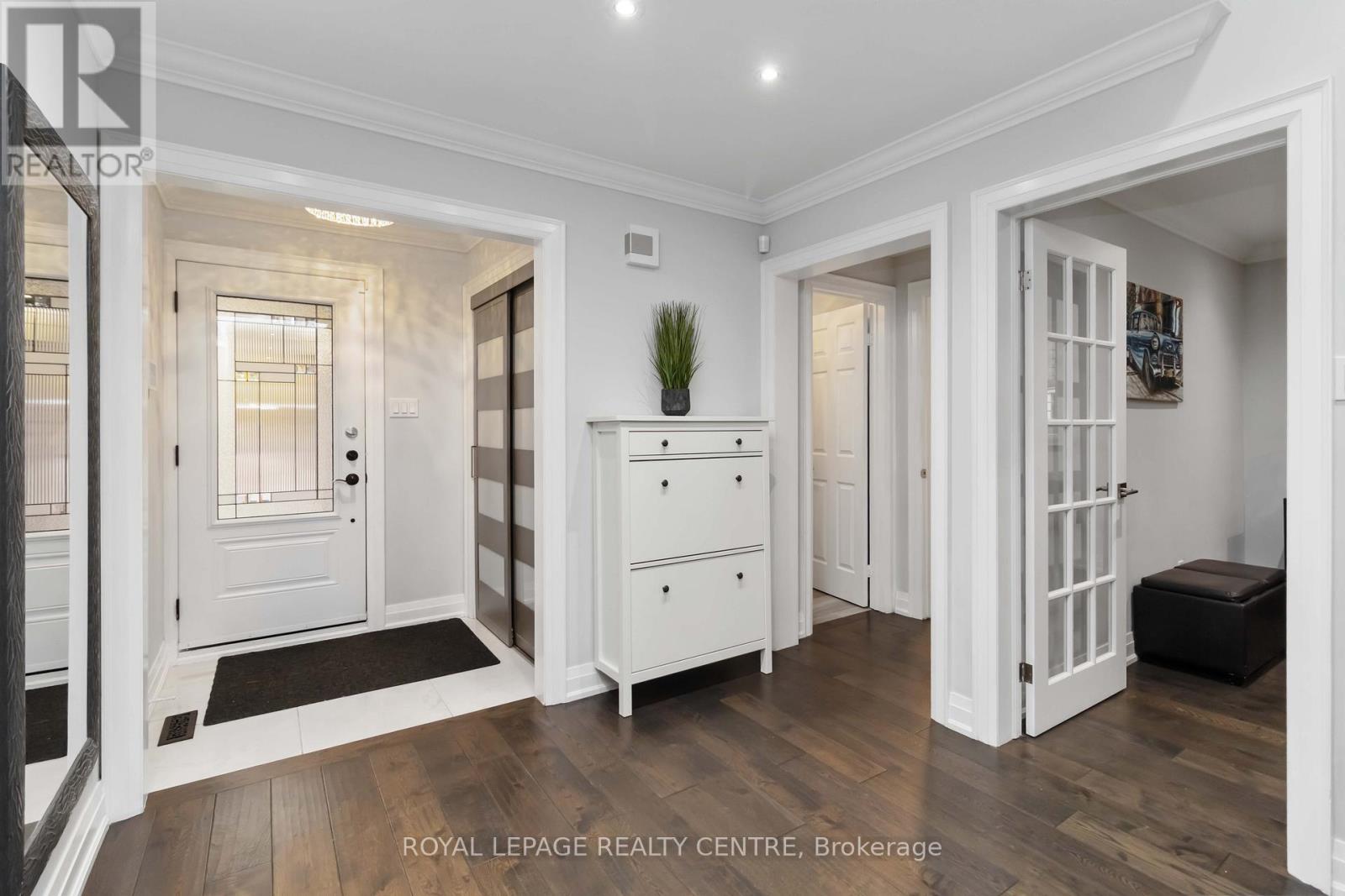 466 Malaga Road, Mississauga, Ontario  L5B 3W2 - Photo 10 - W12510290