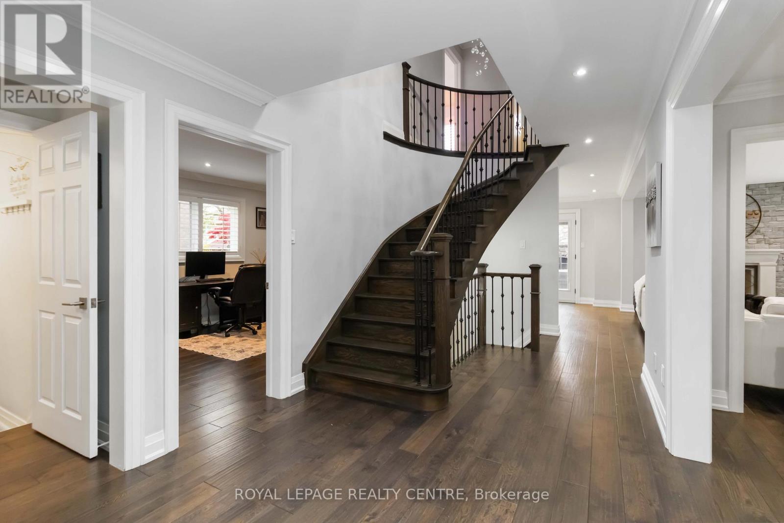 466 Malaga Road, Mississauga, Ontario  L5B 3W2 - Photo 15 - W12510290