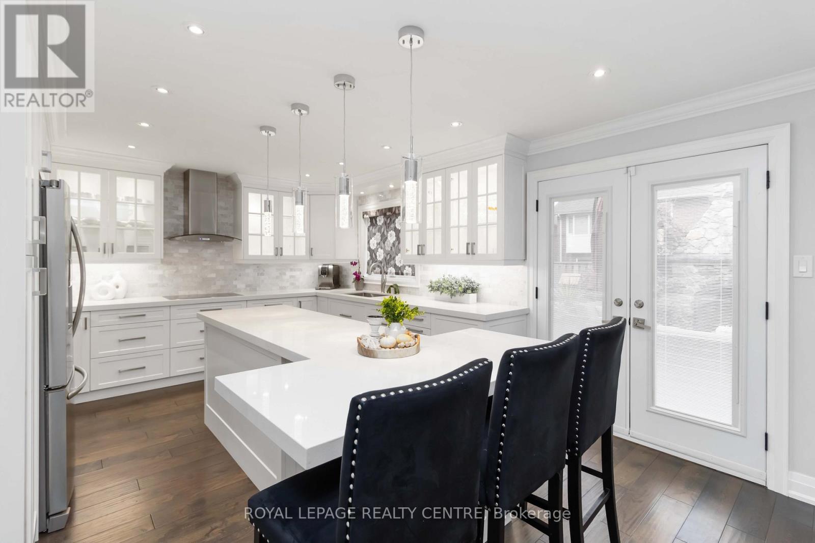 466 Malaga Road, Mississauga, Ontario  L5B 3W2 - Photo 5 - W12510290