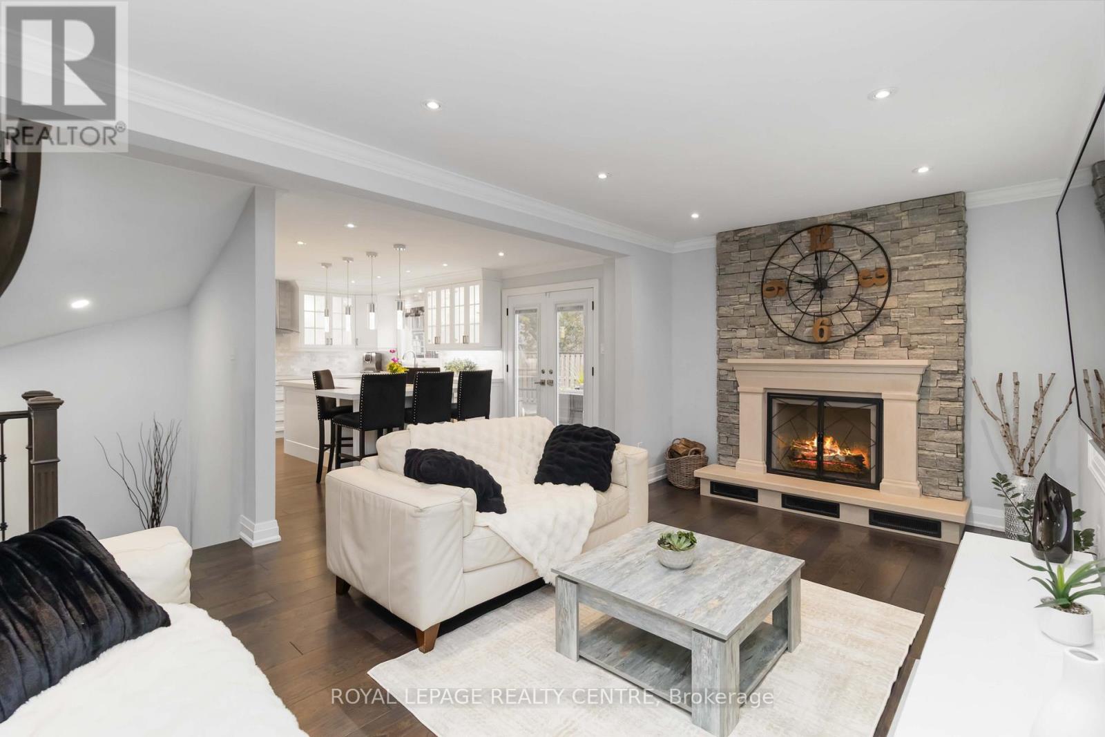 466 Malaga Road, Mississauga, Ontario  L5B 3W2 - Photo 8 - W12510290