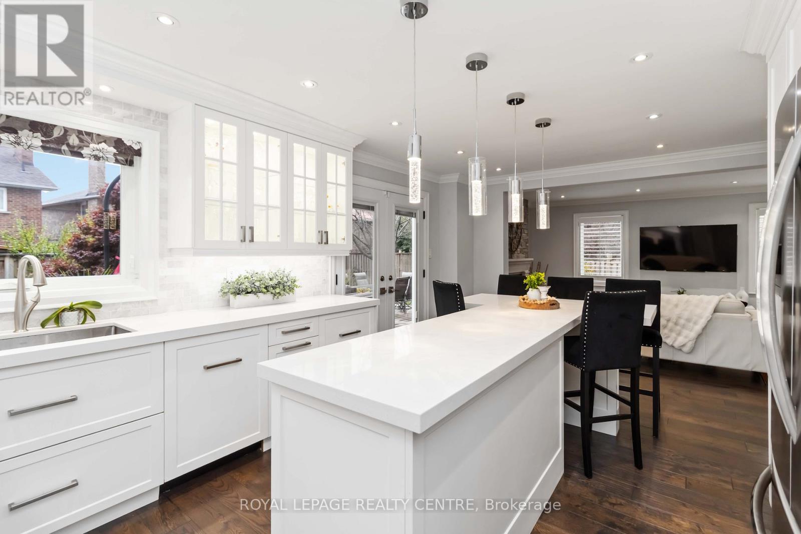 466 Malaga Road, Mississauga, Ontario  L5B 3W2 - Photo 6 - W12510290