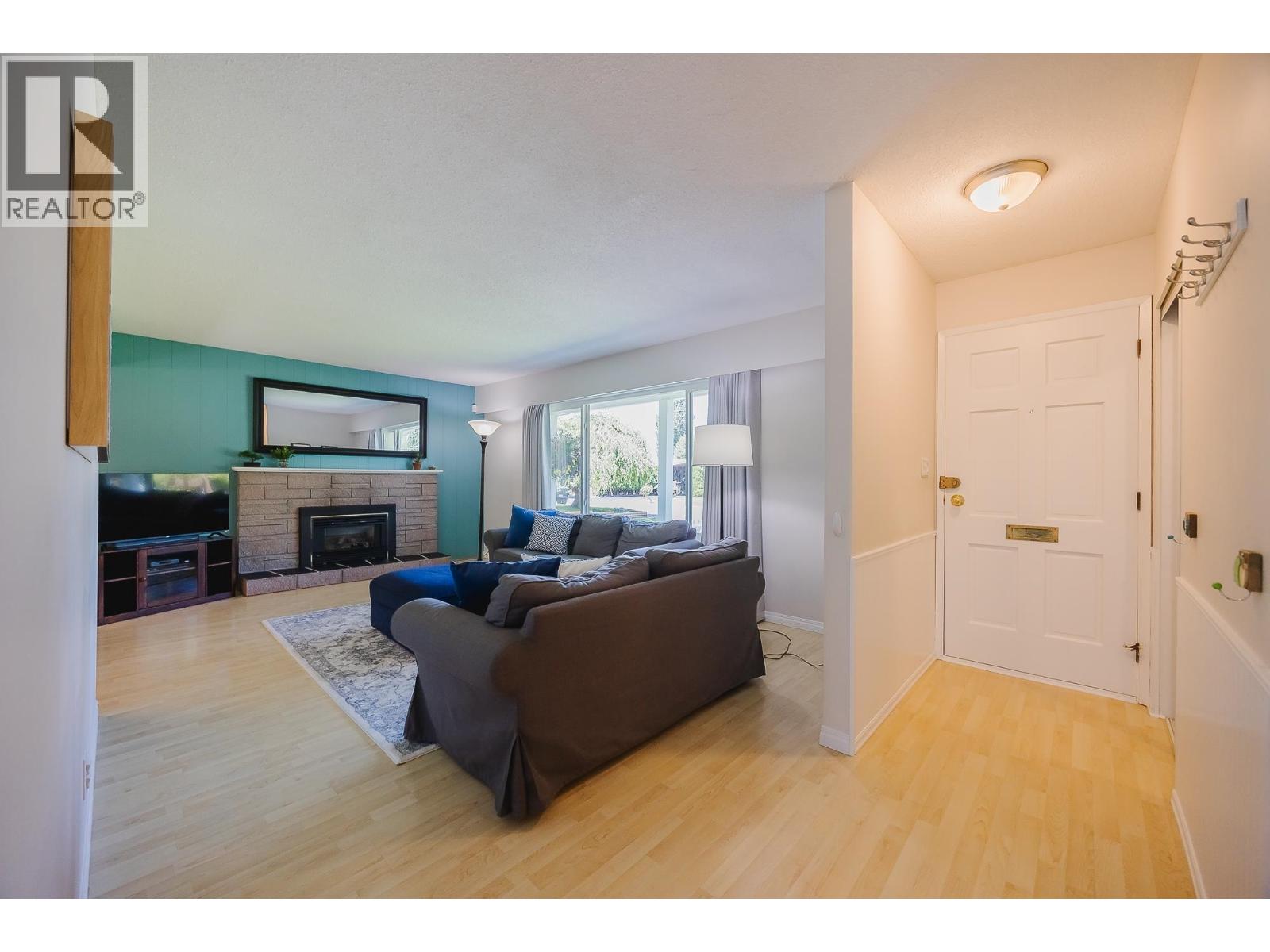 21632 Exeter Avenue, Maple Ridge, British Columbia V2X 4M8 - Photo 2 - R3068597