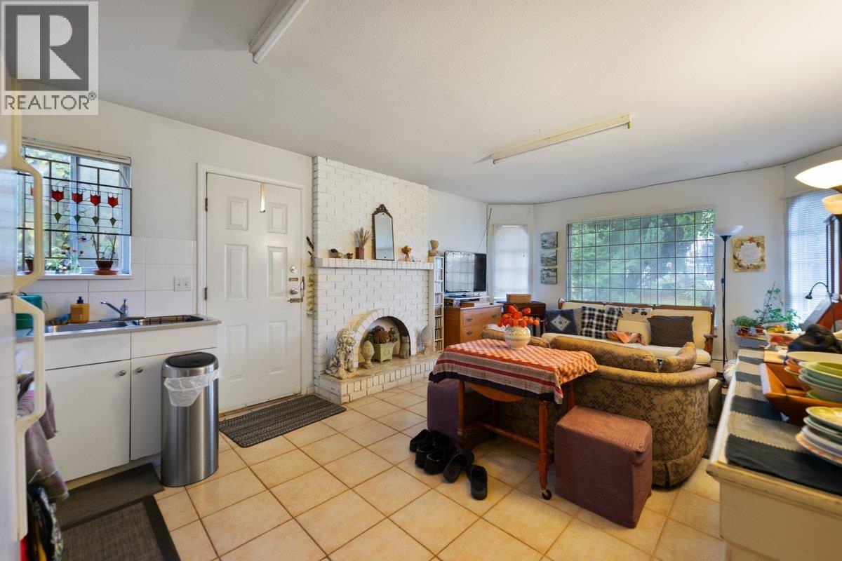 2663 E 41st Avenue, Vancouver, British Columbia  V5R 2W6 - Photo 11 - R3068247