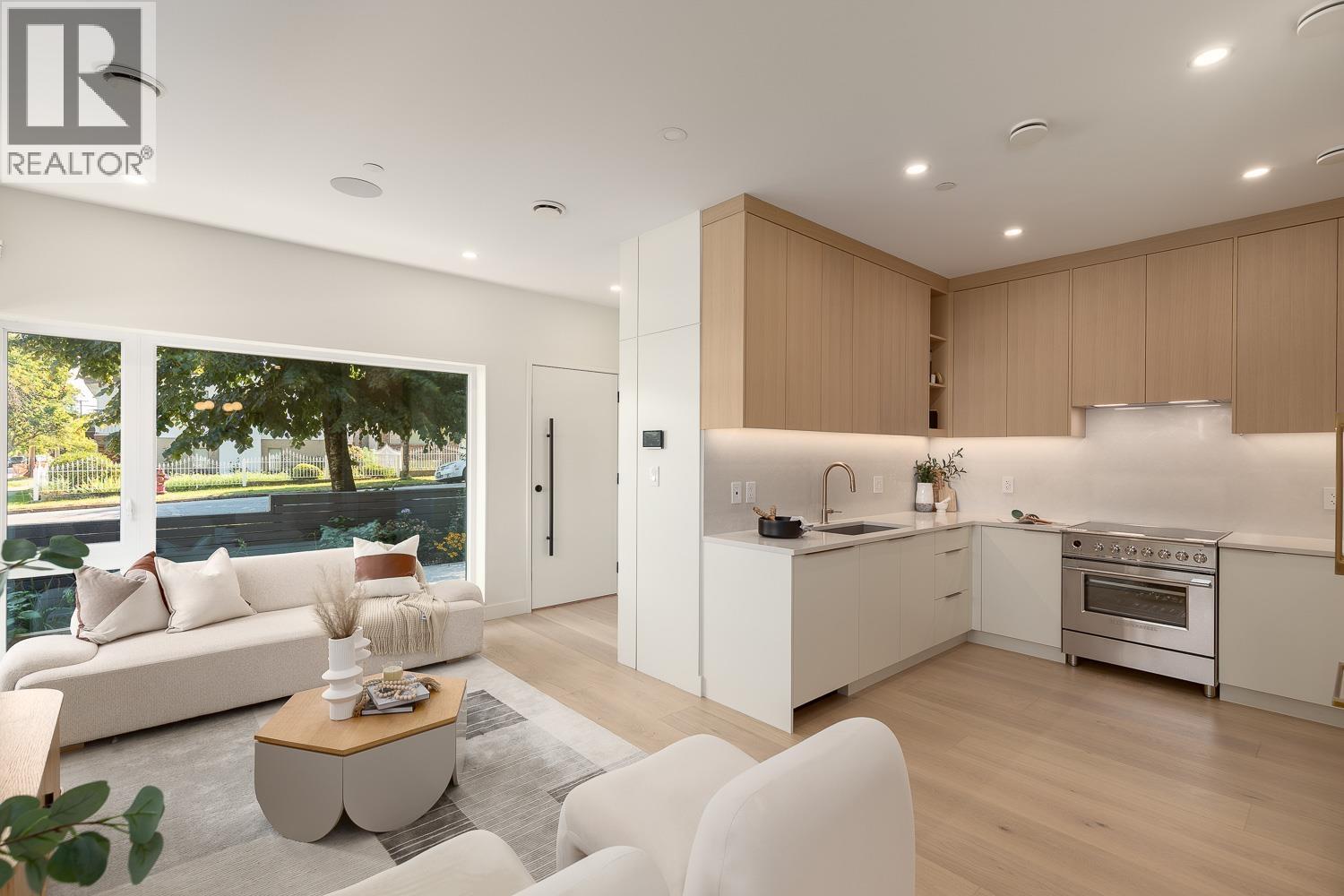 5405 Wales Street, Vancouver, British Columbia  V5R 3M9 - Photo 1 - R3068425