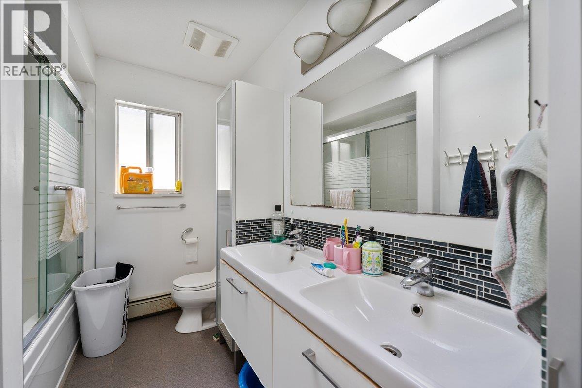 2663 E 41st Avenue, Vancouver, British Columbia  V5R 2W6 - Photo 9 - R3068247