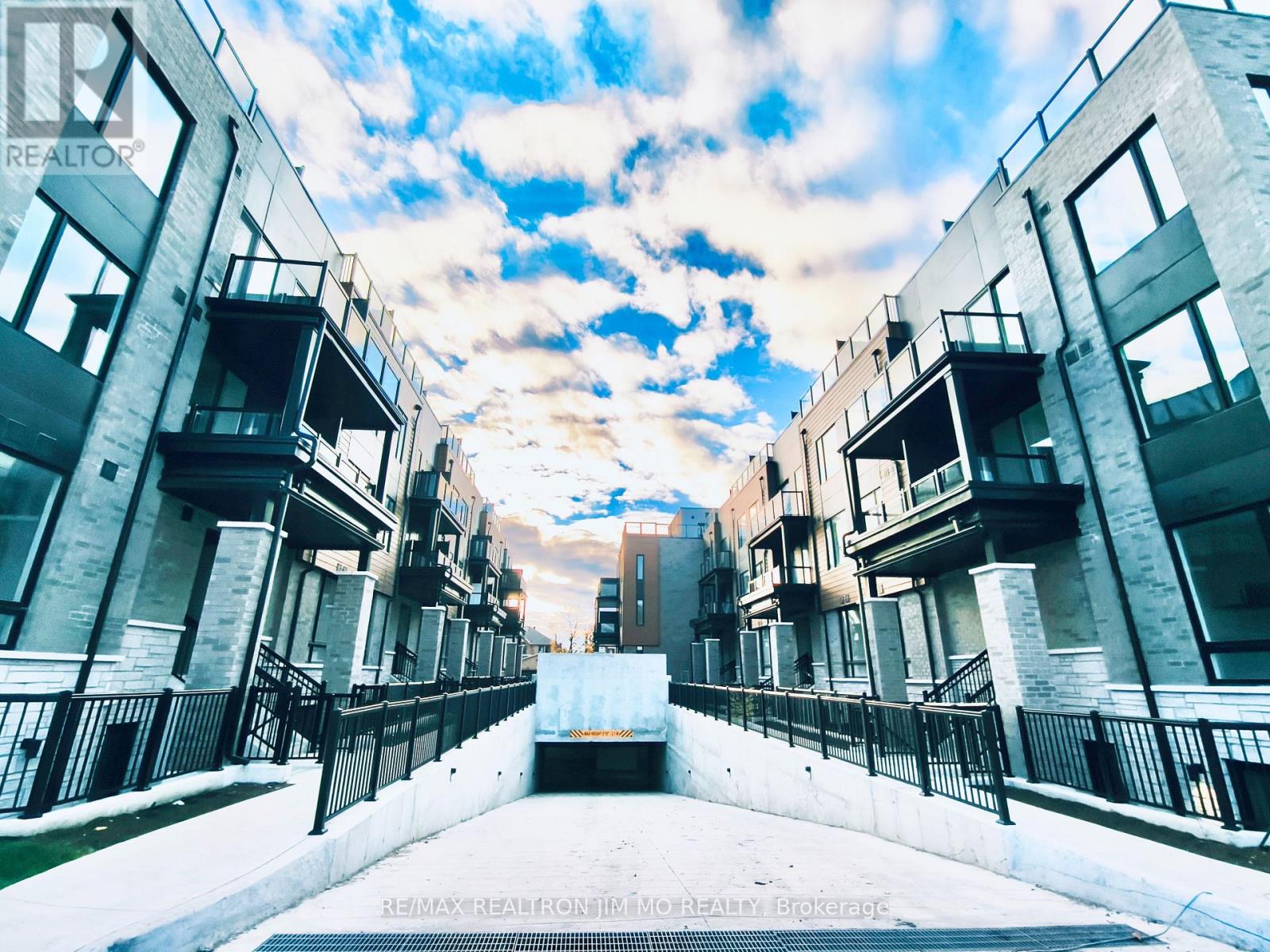 21 - 113 Marydale Street, Markham, Ontario  L3S 0E3 - Photo 3 - N12557120