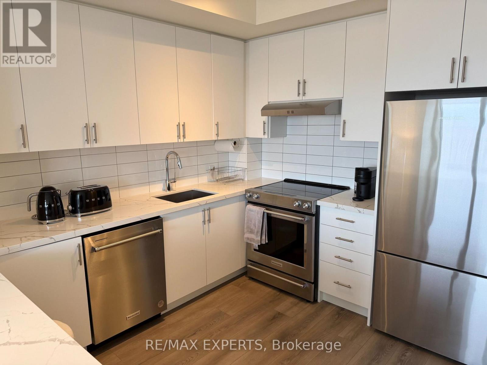 2424 - 9000 Jane Street, Vaughan, Ontario  L4K 0M6 - Photo 2 - N12557122