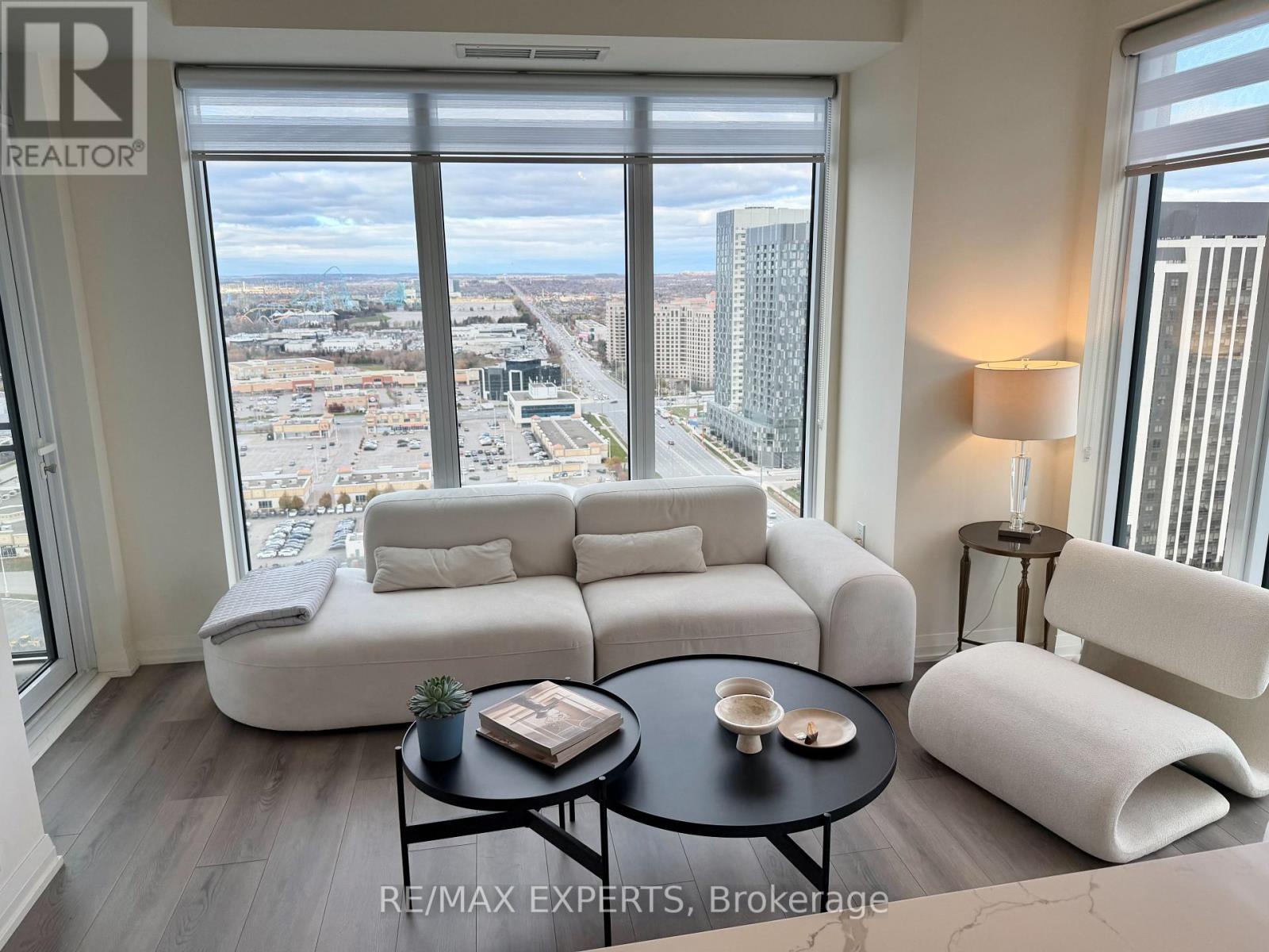 2424 - 9000 Jane Street, Vaughan, Ontario  L4K 0M6 - Photo 4 - N12557122