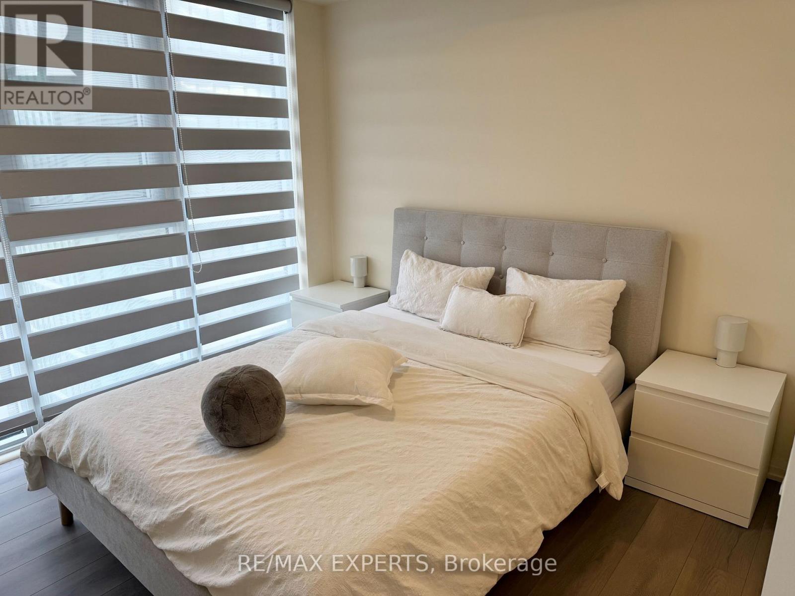 2424 - 9000 Jane Street, Vaughan, Ontario  L4K 0M6 - Photo 8 - N12557122