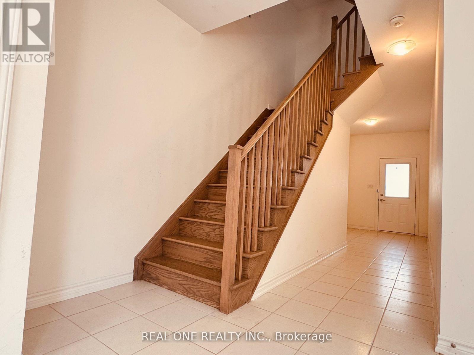 70 Chicago Lane, Markham, Ontario  L6E 0V6 - Photo 2 - N12557130