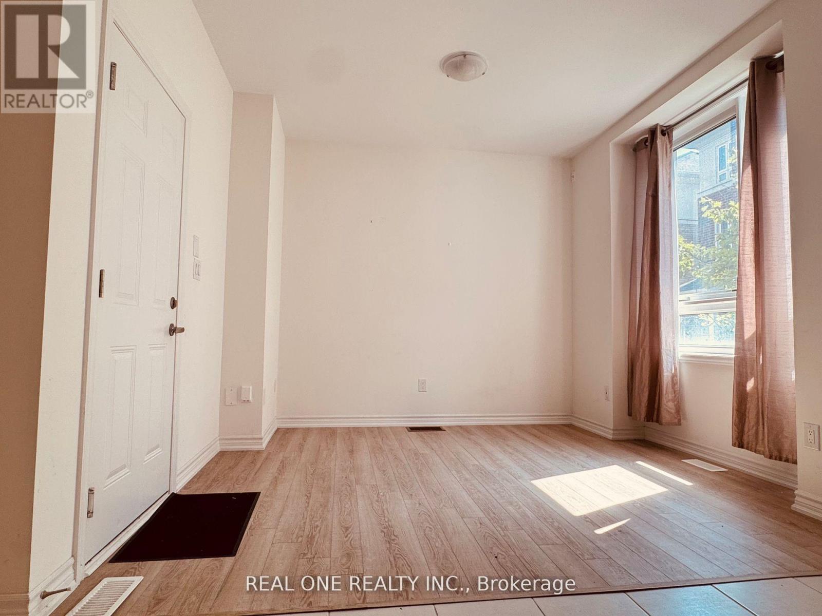 70 Chicago Lane, Markham, Ontario  L6E 0V6 - Photo 5 - N12557130