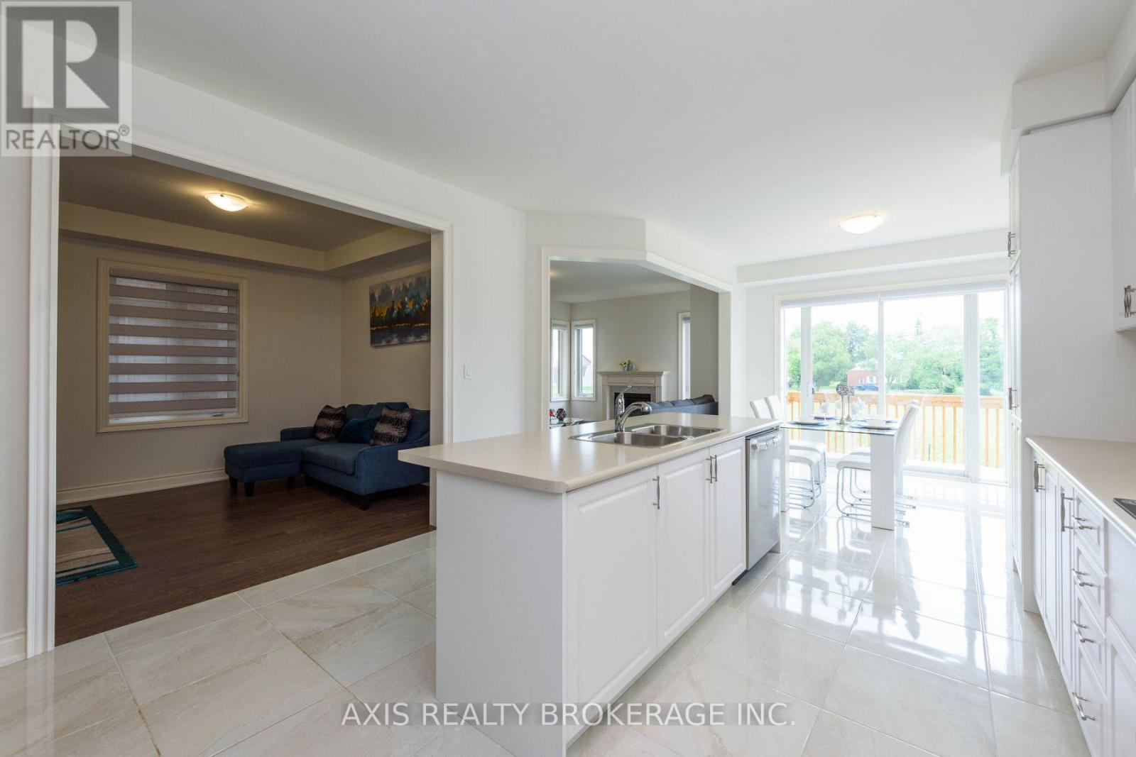 4015 Eternity Way, Oakville, Ontario  L6H 7B6 - Photo 18 - W12557108