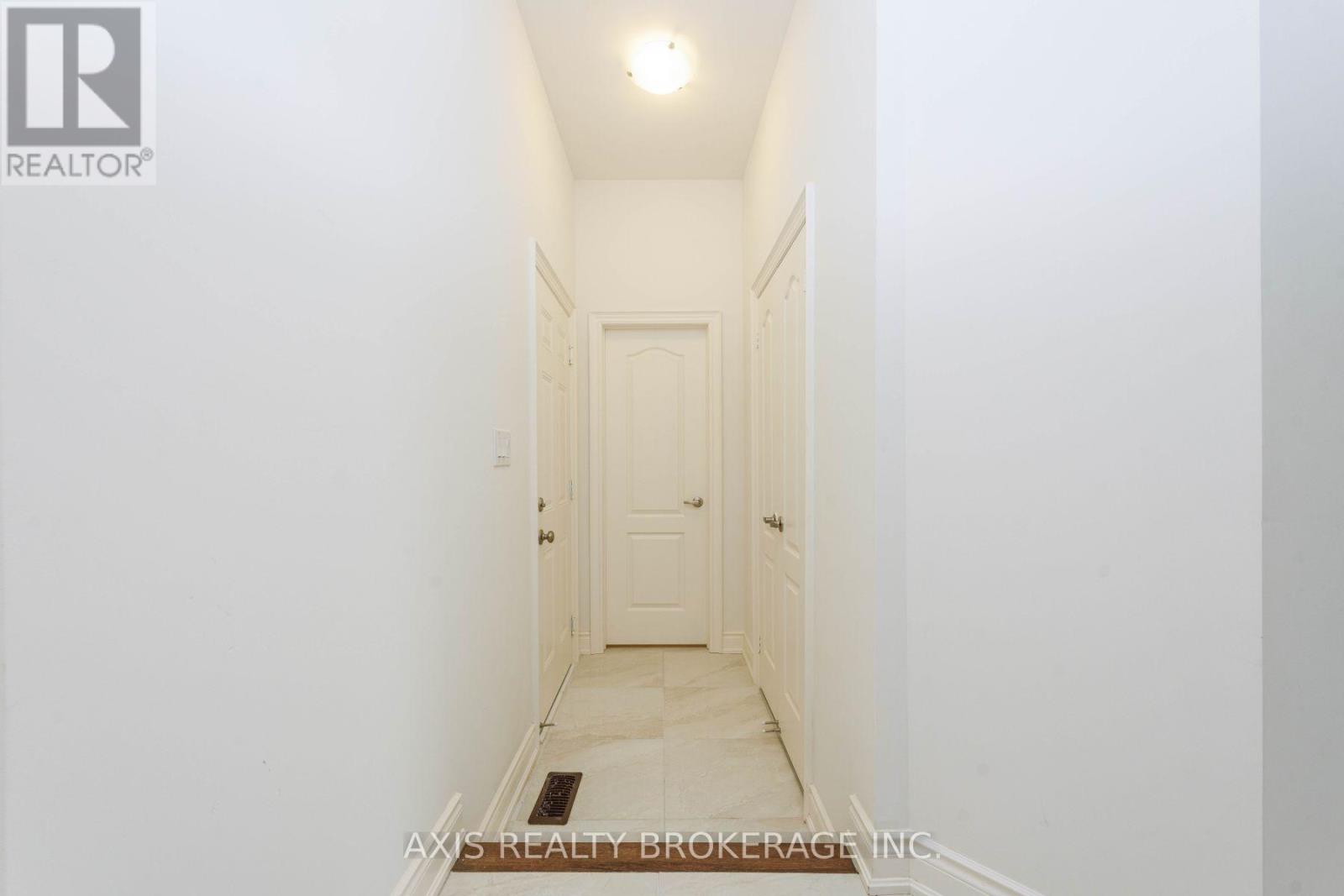 4015 Eternity Way, Oakville, Ontario  L6H 7B6 - Photo 5 - W12557108