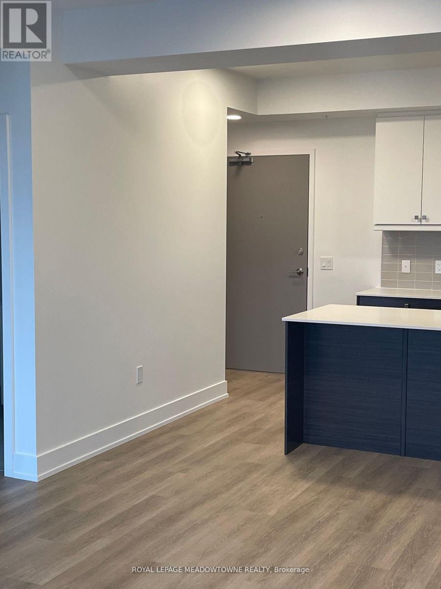 407 - 19b West Street N, Kawartha Lakes, Ontario  K9V 1C4 - Photo 2 - X12557110