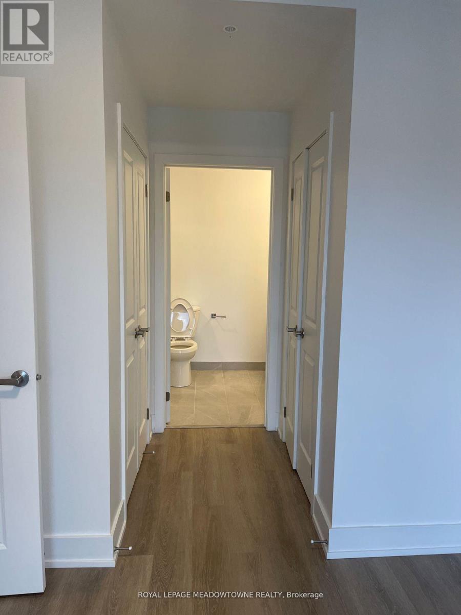 407 - 19b West Street N, Kawartha Lakes, Ontario  K9V 1C4 - Photo 3 - X12557110