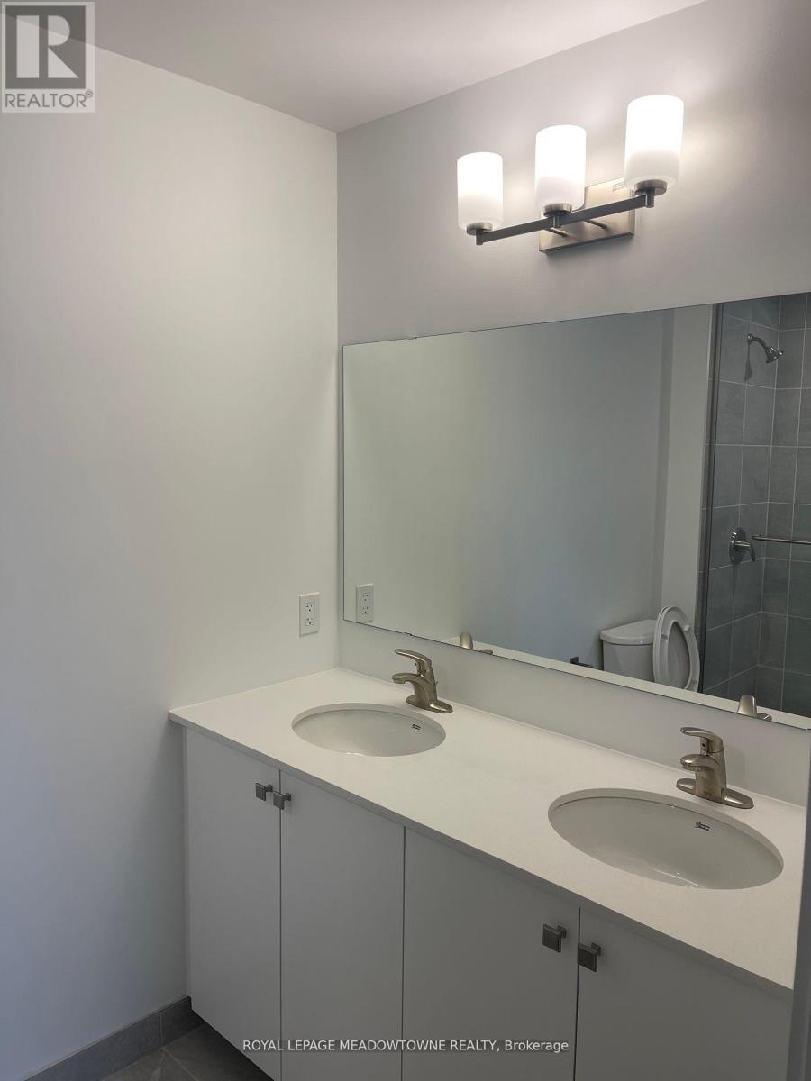 407 - 19b West Street N, Kawartha Lakes, Ontario  K9V 1C4 - Photo 4 - X12557110