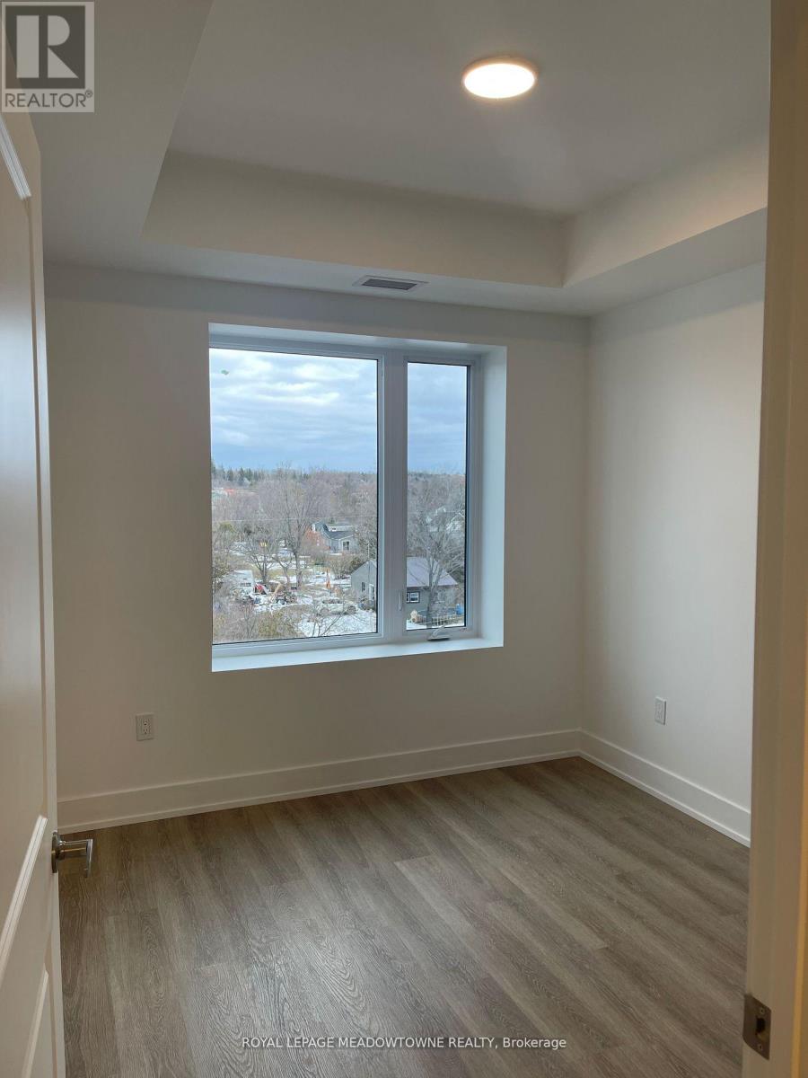 407 - 19b West Street N, Kawartha Lakes, Ontario  K9V 1C4 - Photo 6 - X12557110