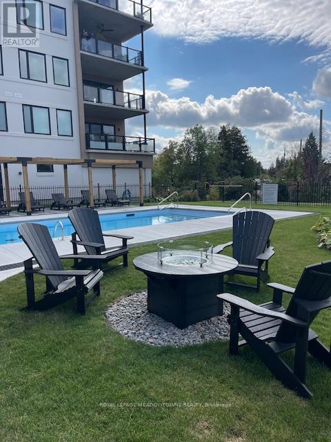 407 - 19b West Street N, Kawartha Lakes, Ontario  K9V 1C4 - Photo 9 - X12557110