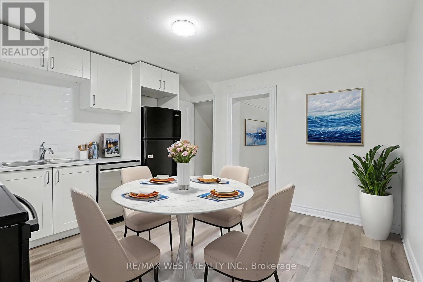 287 Hunter Street E, Hamilton, Ontario  L8N 1N5 - Photo 3 - X12557112