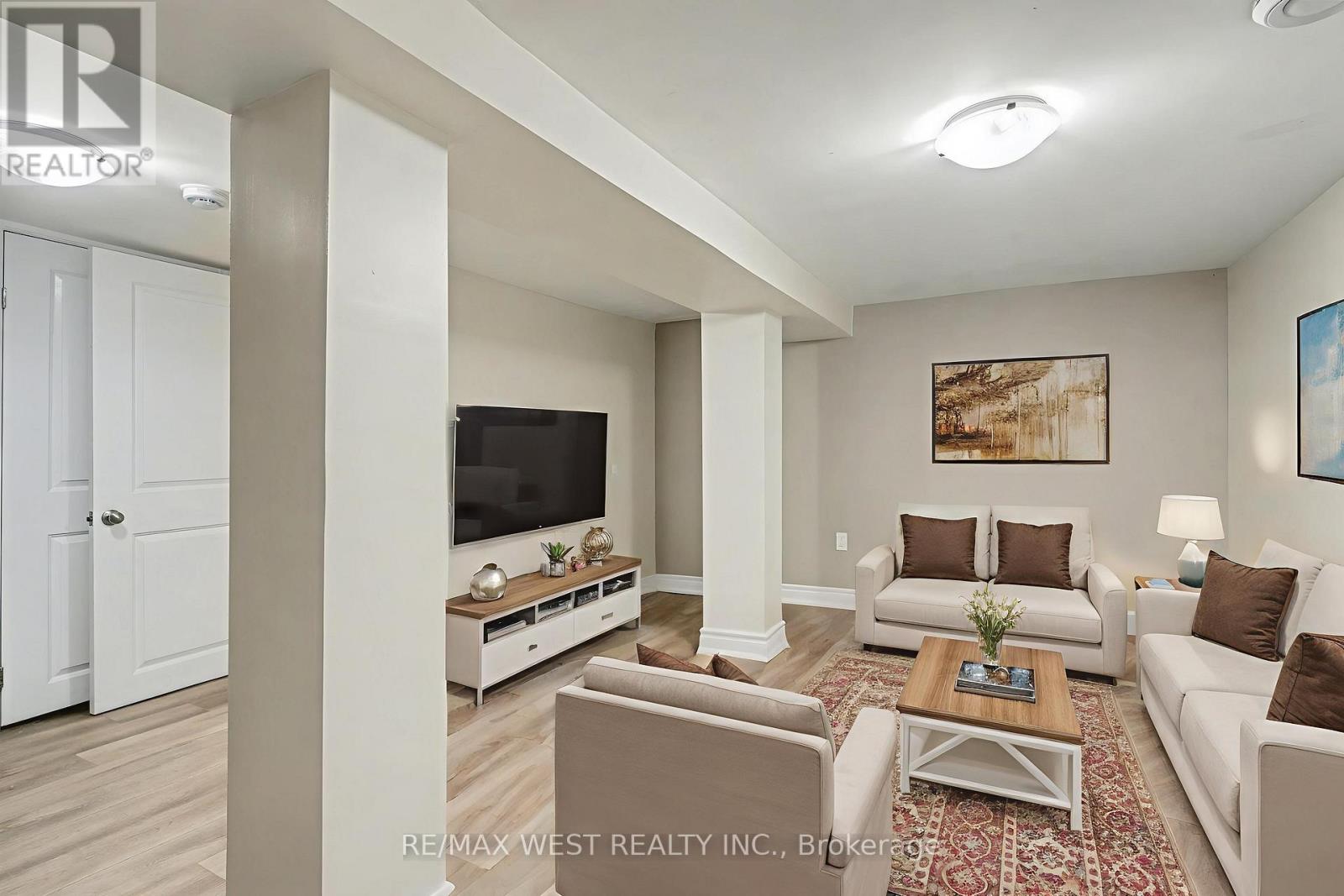 287 Hunter Street E, Hamilton, Ontario  L8N 1N5 - Photo 9 - X12557112