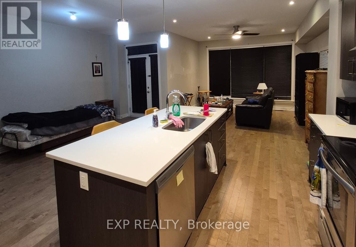 448 Markdale Terrace, Ottawa, Ontario K4M 0E2 - Photo 5 - X12557178