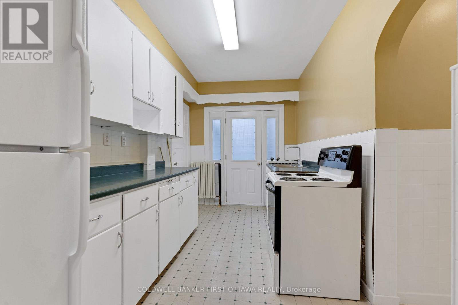 2 Gladstone Avenue, Smiths Falls, Ontario K7A 1R3 - Photo 17 - X12557184