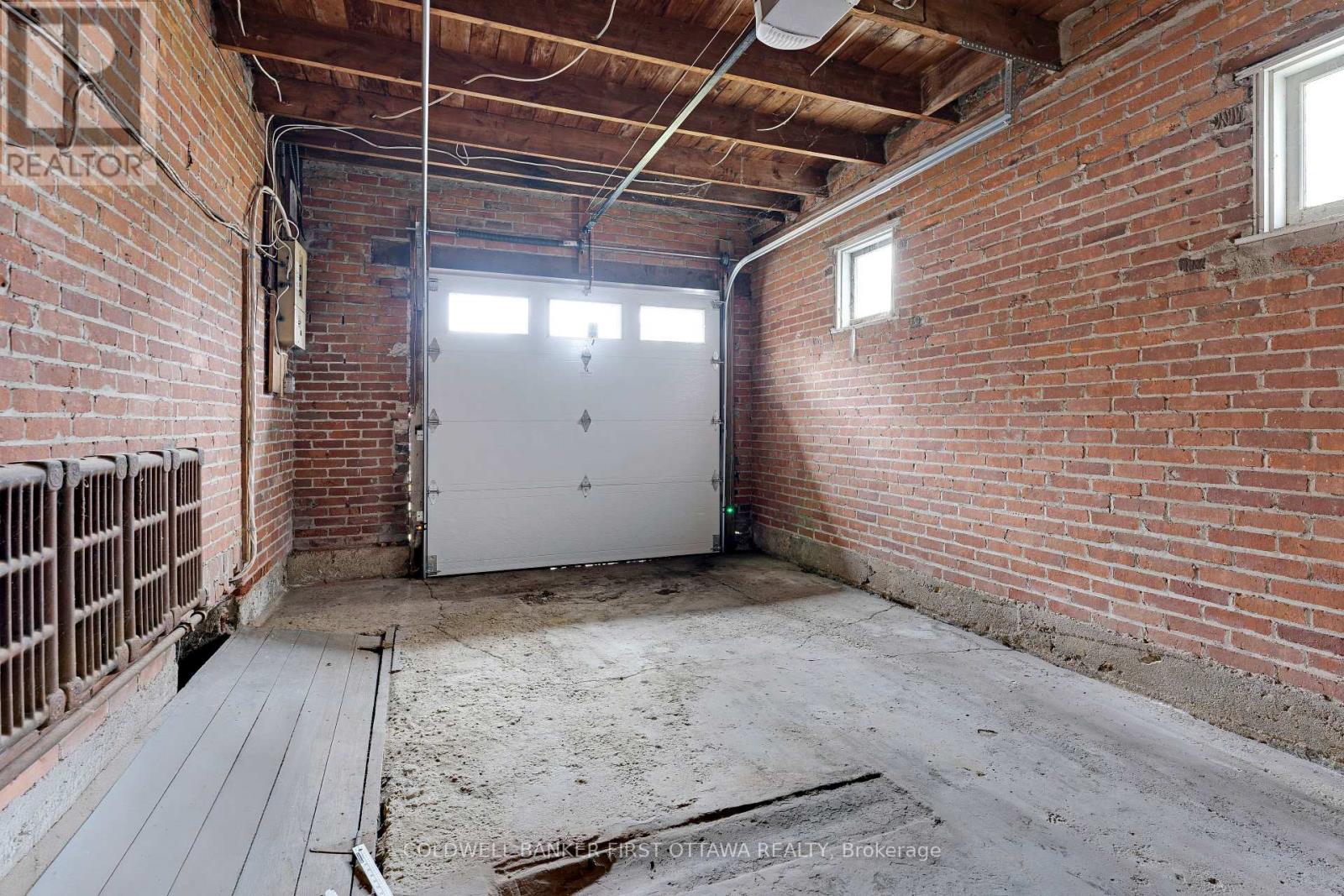 2 Gladstone Avenue, Smiths Falls, Ontario K7A 1R3 - Photo 40 - X12557184