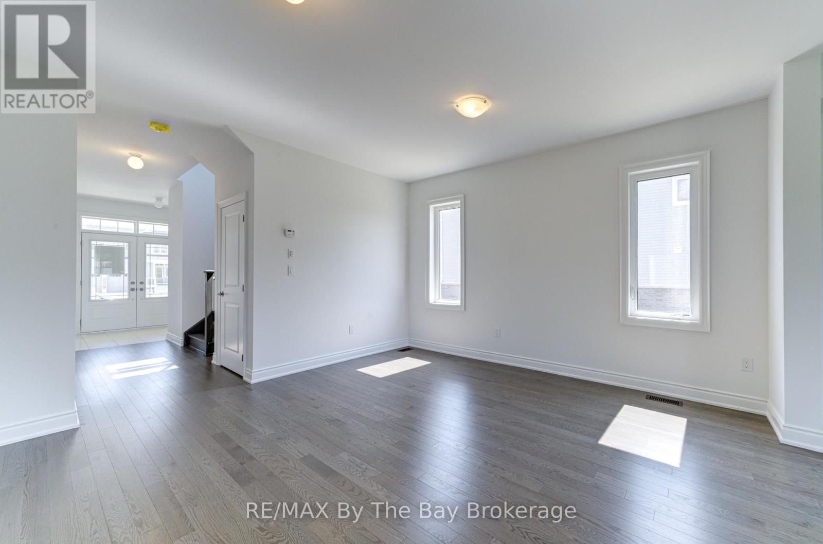 16 Misty Ridge Road, Wasaga Beach, Ontario L9Z 0R8 - Photo 4 - S12557182