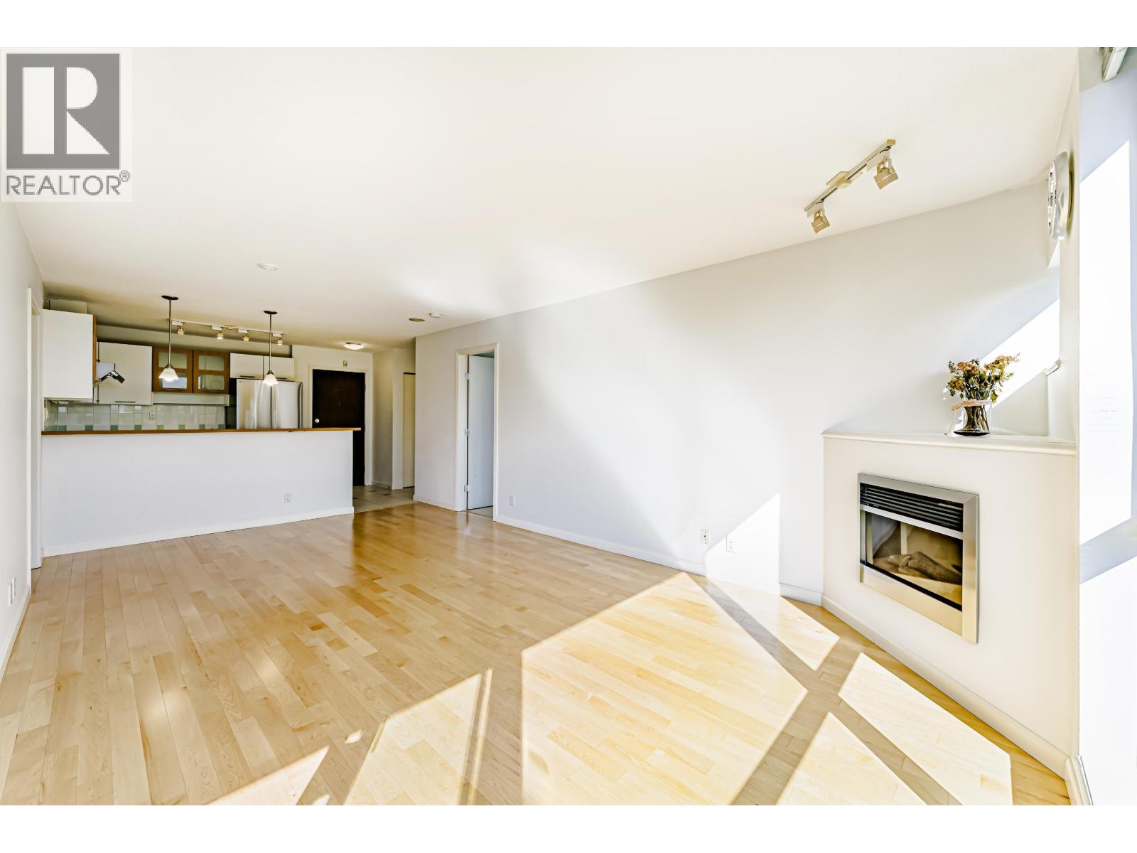 721 7831 Westminster Highway, Richmond, British Columbia  V6X 4J4 - Photo 4 - R3046693