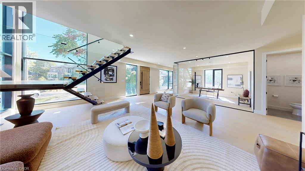 28 DUNSMORE Garden, Toronto, Ontario