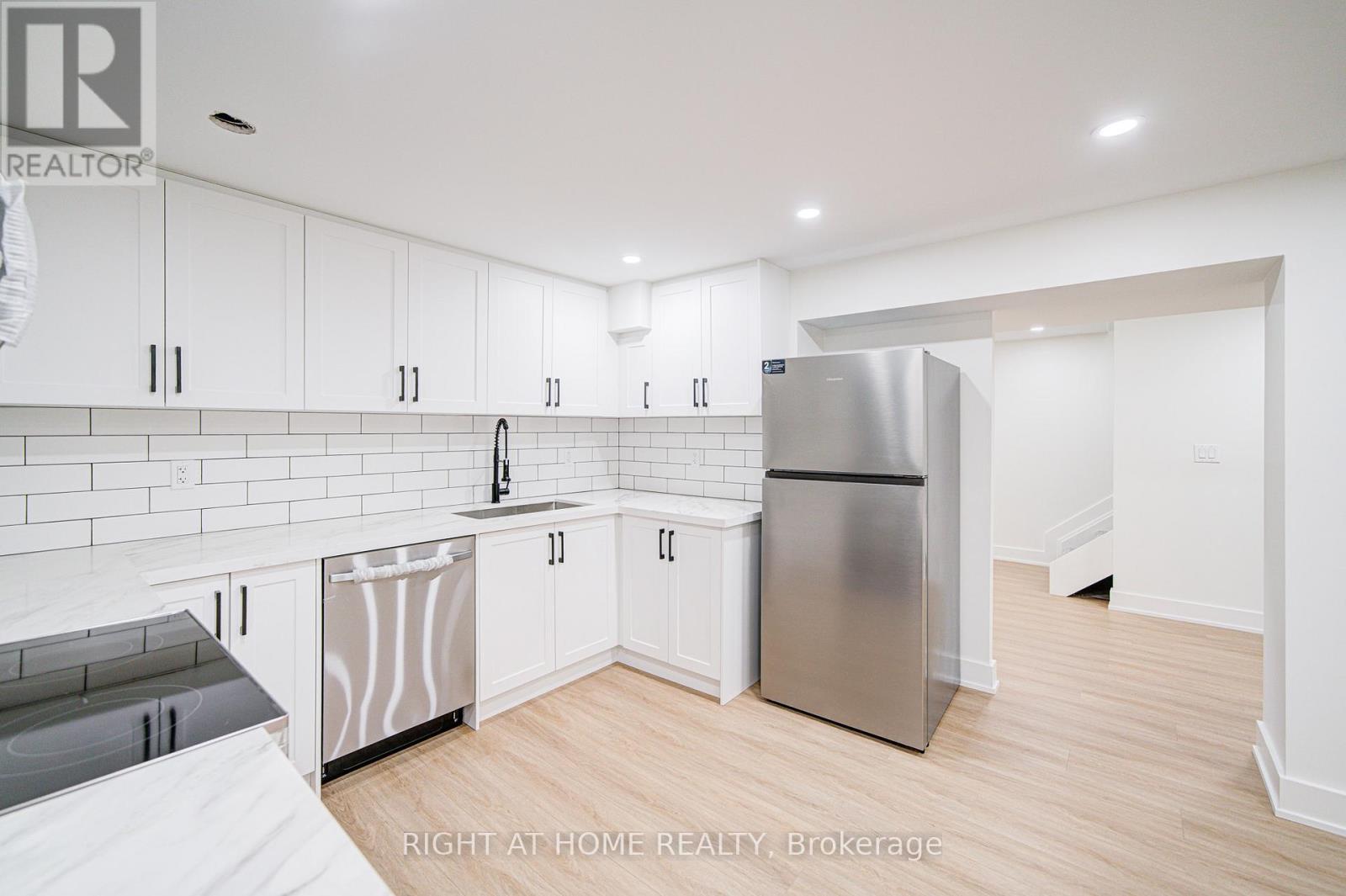 705 Glenforest Street, Oshawa, Ontario  L1J 5E9 - Photo 13 - E12557144