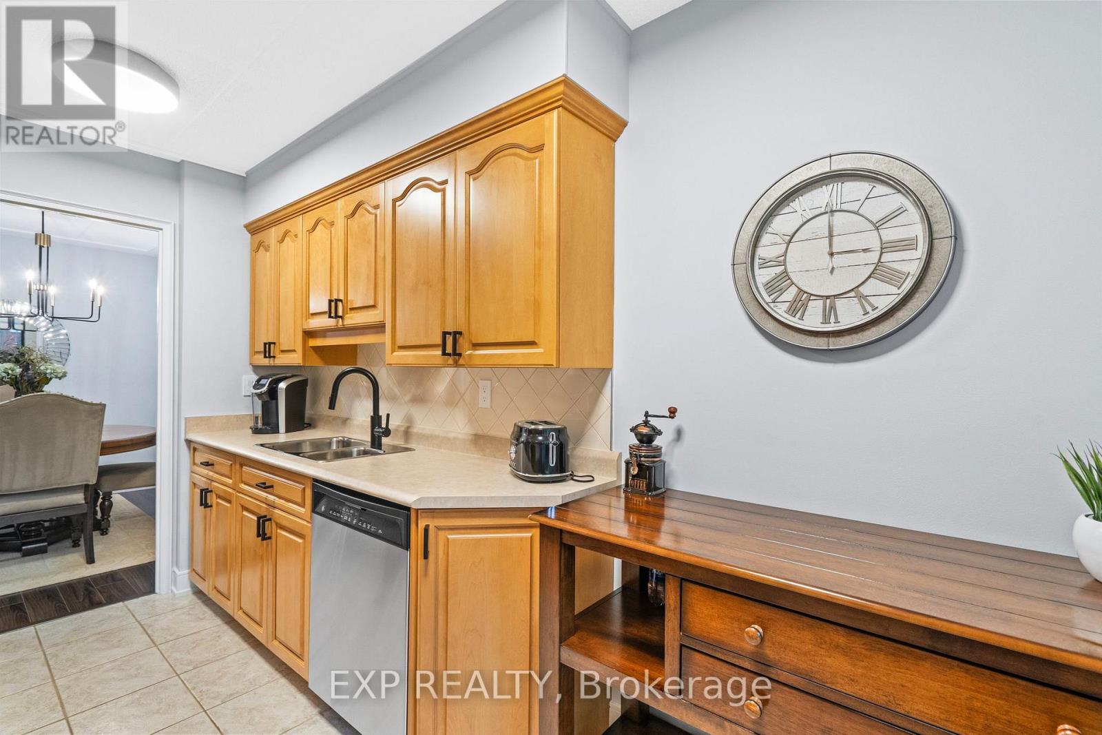 203 - 15390 Yonge Street, Aurora, Ontario  L4G 1N8 - Photo 28 - N12557188