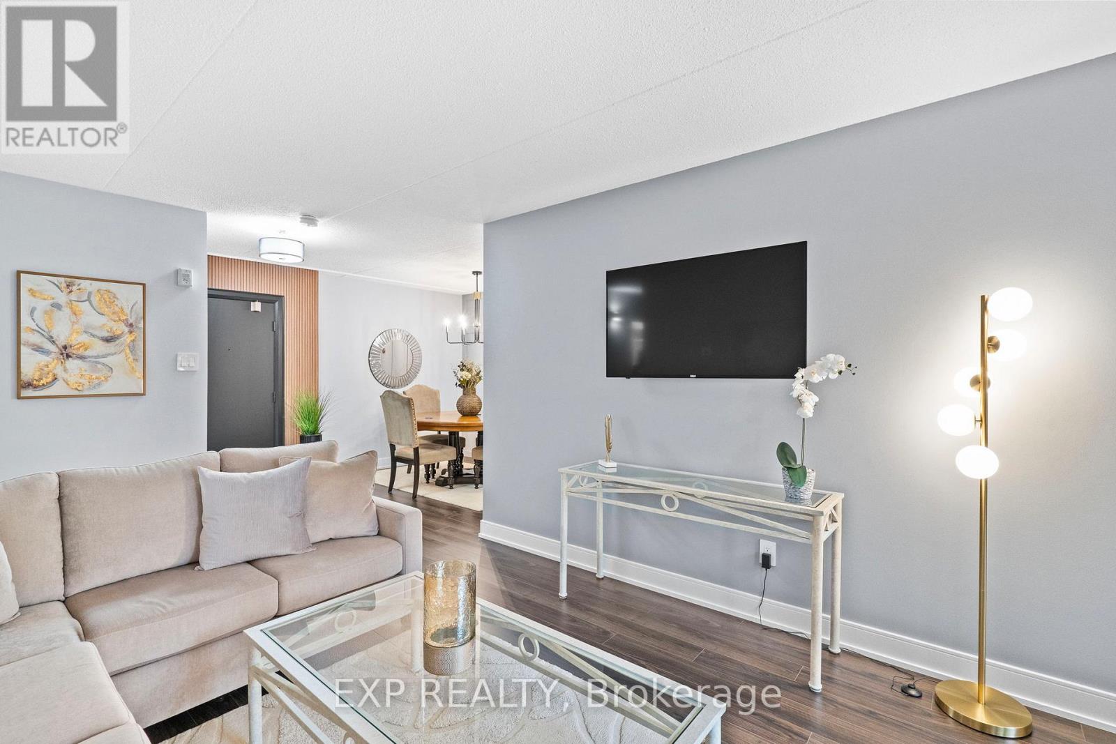 203 - 15390 Yonge Street, Aurora, Ontario  L4G 1N8 - Photo 38 - N12557188