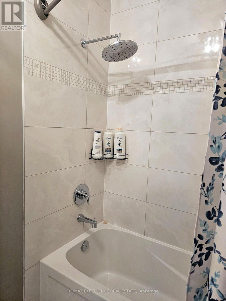 95 Gordon Randle Drive, Brampton, Ontario  L6P 4H6 - Photo 9 - W12557142